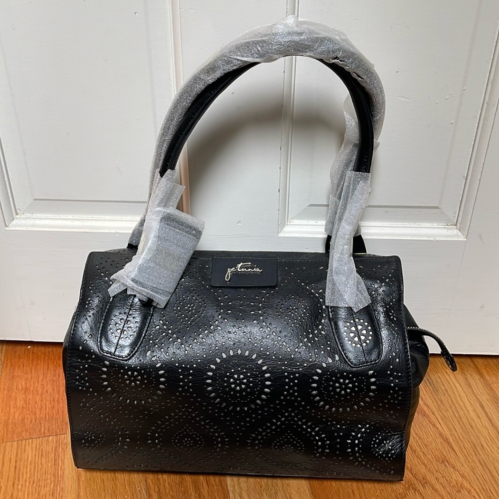 NWT petunia pickle bottom doctor bag Heathrow Holdall black obsidian tote NEW